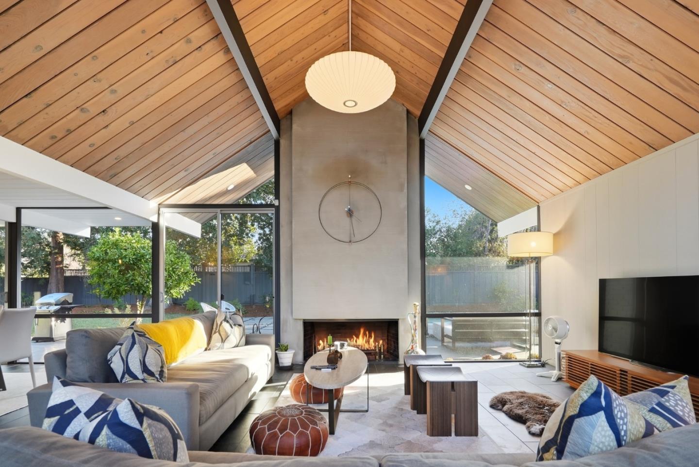 Detail Gallery Image 5 of 36 For 1694 Clay Dr, Los Altos,  CA 94024 - 5 Beds | 3 Baths