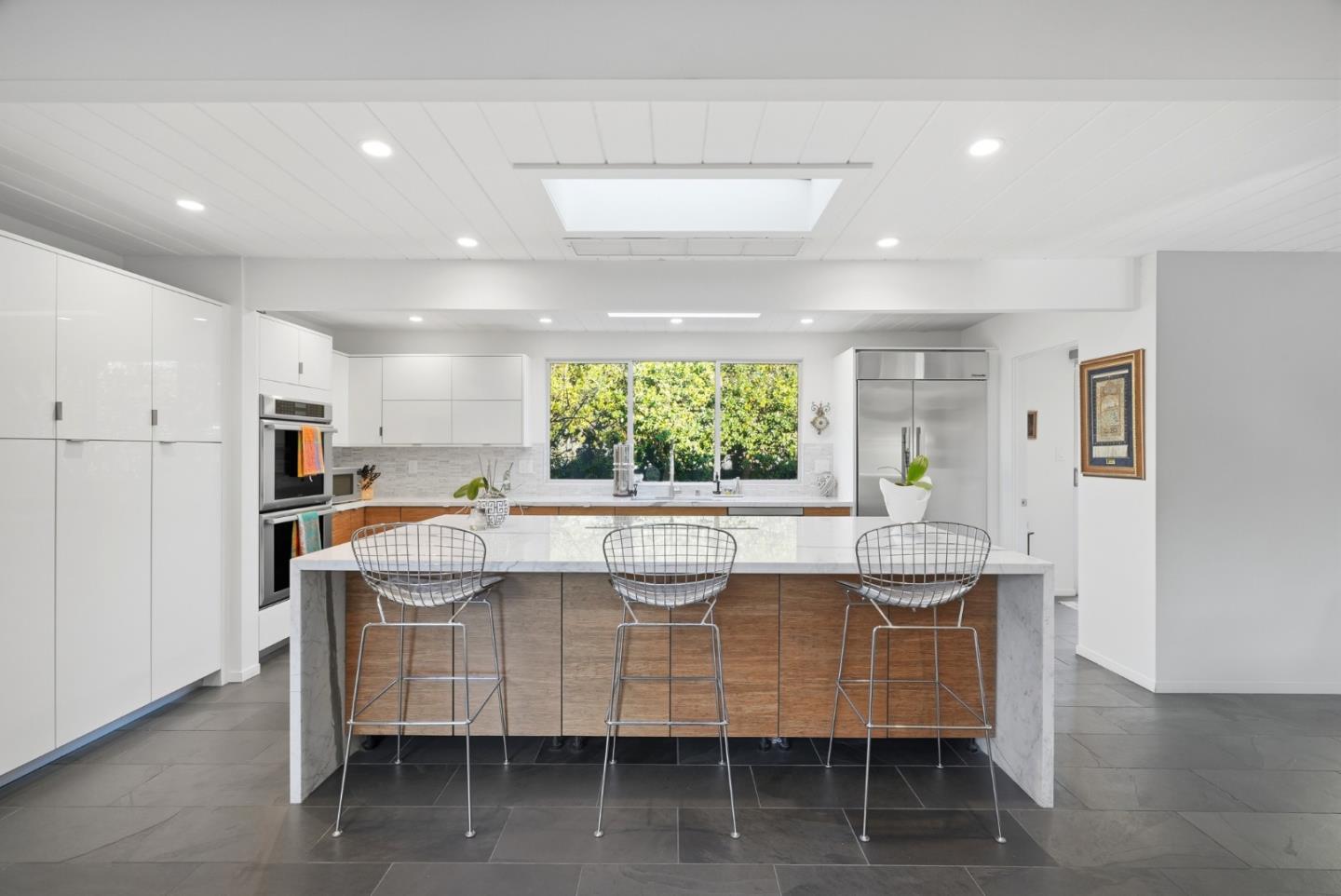 Detail Gallery Image 8 of 36 For 1694 Clay Dr, Los Altos,  CA 94024 - 5 Beds | 3 Baths