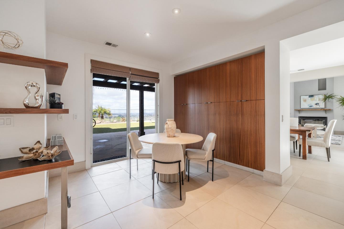 Detail Gallery Image 14 of 58 For 1825 Bridgeview Ct, San Jose,  CA 95138 - 5 Beds | 4/1 Baths