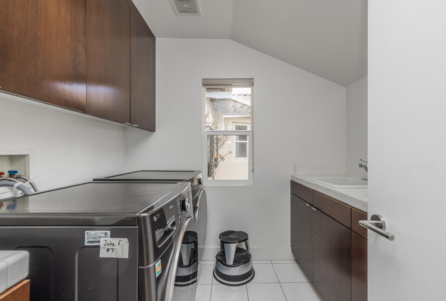 Detail Gallery Image 26 of 58 For 1825 Bridgeview Ct, San Jose,  CA 95138 - 5 Beds | 4/1 Baths