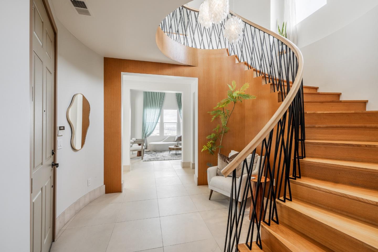 Detail Gallery Image 4 of 58 For 1825 Bridgeview Ct, San Jose,  CA 95138 - 5 Beds | 4/1 Baths