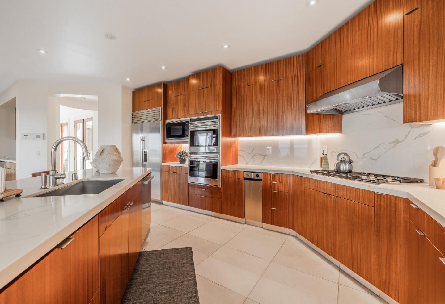 Detail Gallery Image 6 of 58 For 1825 Bridgeview Ct, San Jose,  CA 95138 - 5 Beds | 4/1 Baths