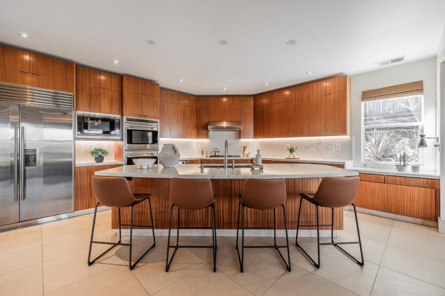 Detail Gallery Image 7 of 58 For 1825 Bridgeview Ct, San Jose,  CA 95138 - 5 Beds | 4/1 Baths