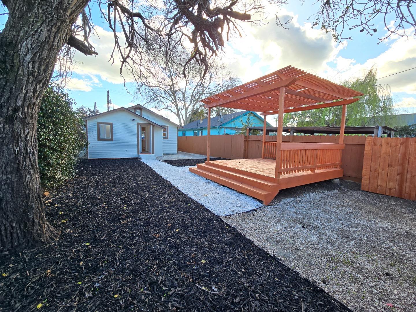 Detail Gallery Image 12 of 15 For 46 South St, Hollister,  CA 95023 - 2 Beds | 1 Baths