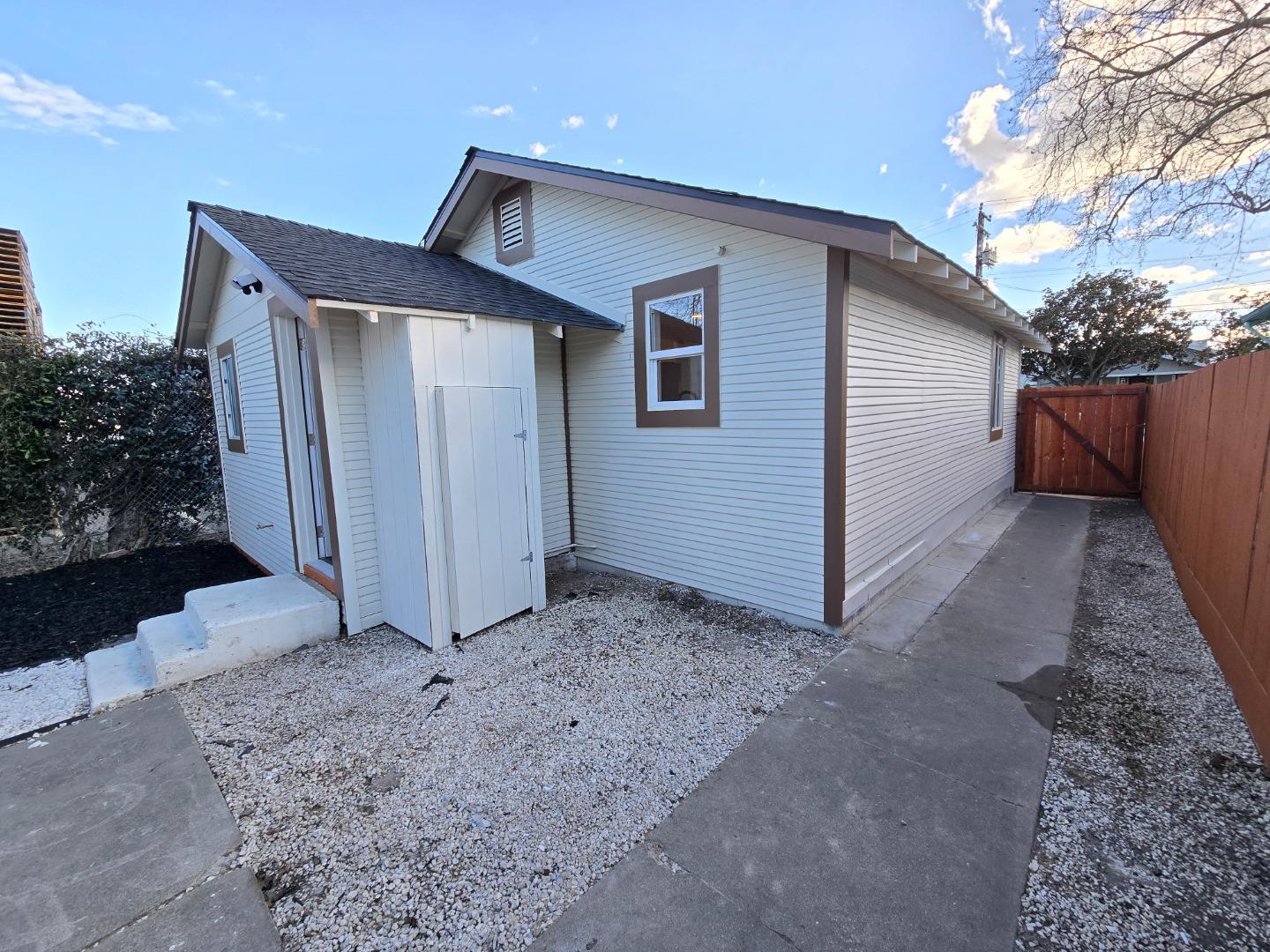 Detail Gallery Image 13 of 15 For 46 South St, Hollister,  CA 95023 - 2 Beds | 1 Baths