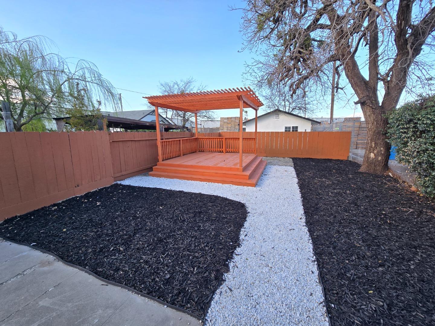 Detail Gallery Image 14 of 15 For 46 South St, Hollister,  CA 95023 - 2 Beds | 1 Baths