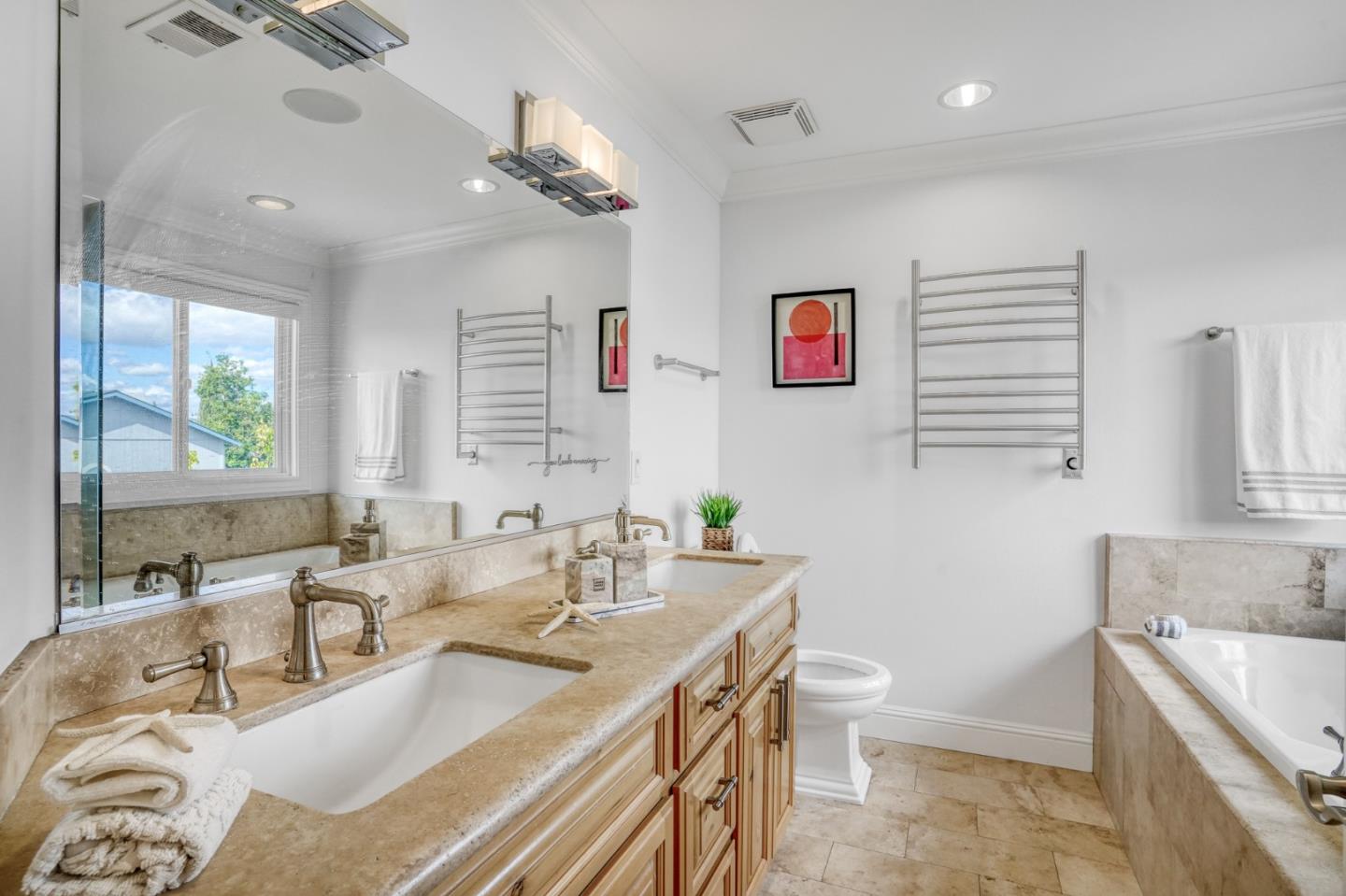 Detail Gallery Image 17 of 27 For 809 Lippert Pl, Santa Clara,  CA 95050 - 3 Beds | 2/1 Baths