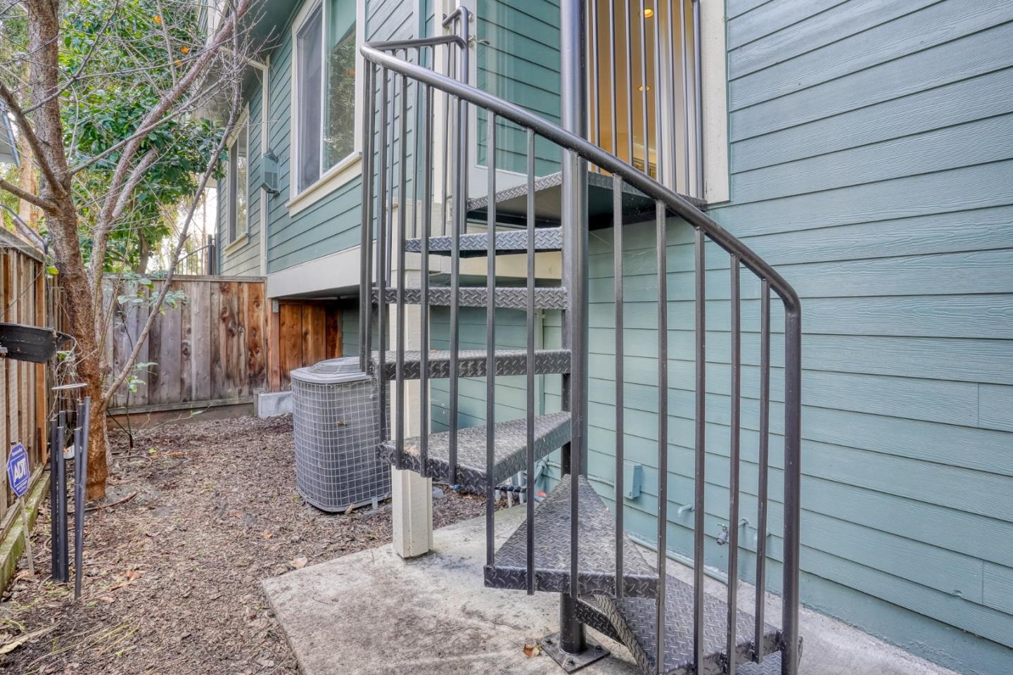 Detail Gallery Image 23 of 27 For 809 Lippert Pl, Santa Clara,  CA 95050 - 3 Beds | 2/1 Baths