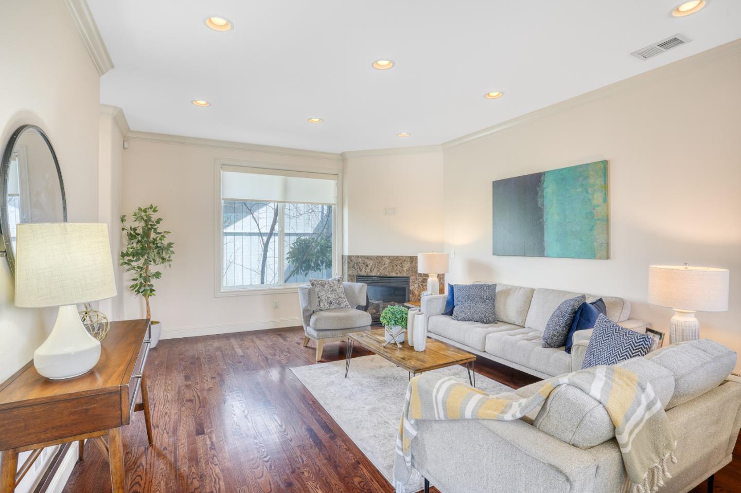 Detail Gallery Image 4 of 27 For 809 Lippert Pl, Santa Clara,  CA 95050 - 3 Beds | 2/1 Baths