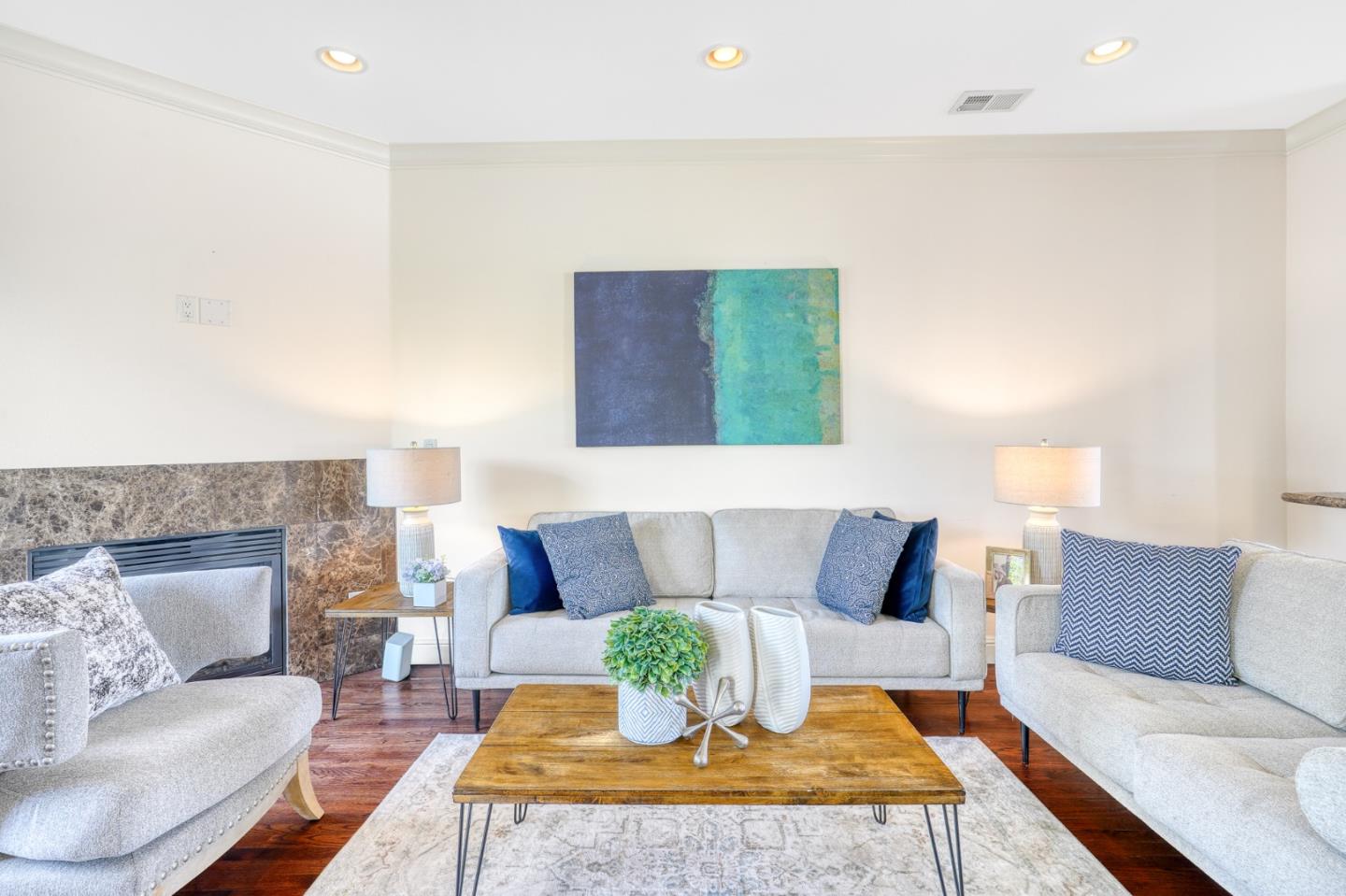 Detail Gallery Image 5 of 27 For 809 Lippert Pl, Santa Clara,  CA 95050 - 3 Beds | 2/1 Baths