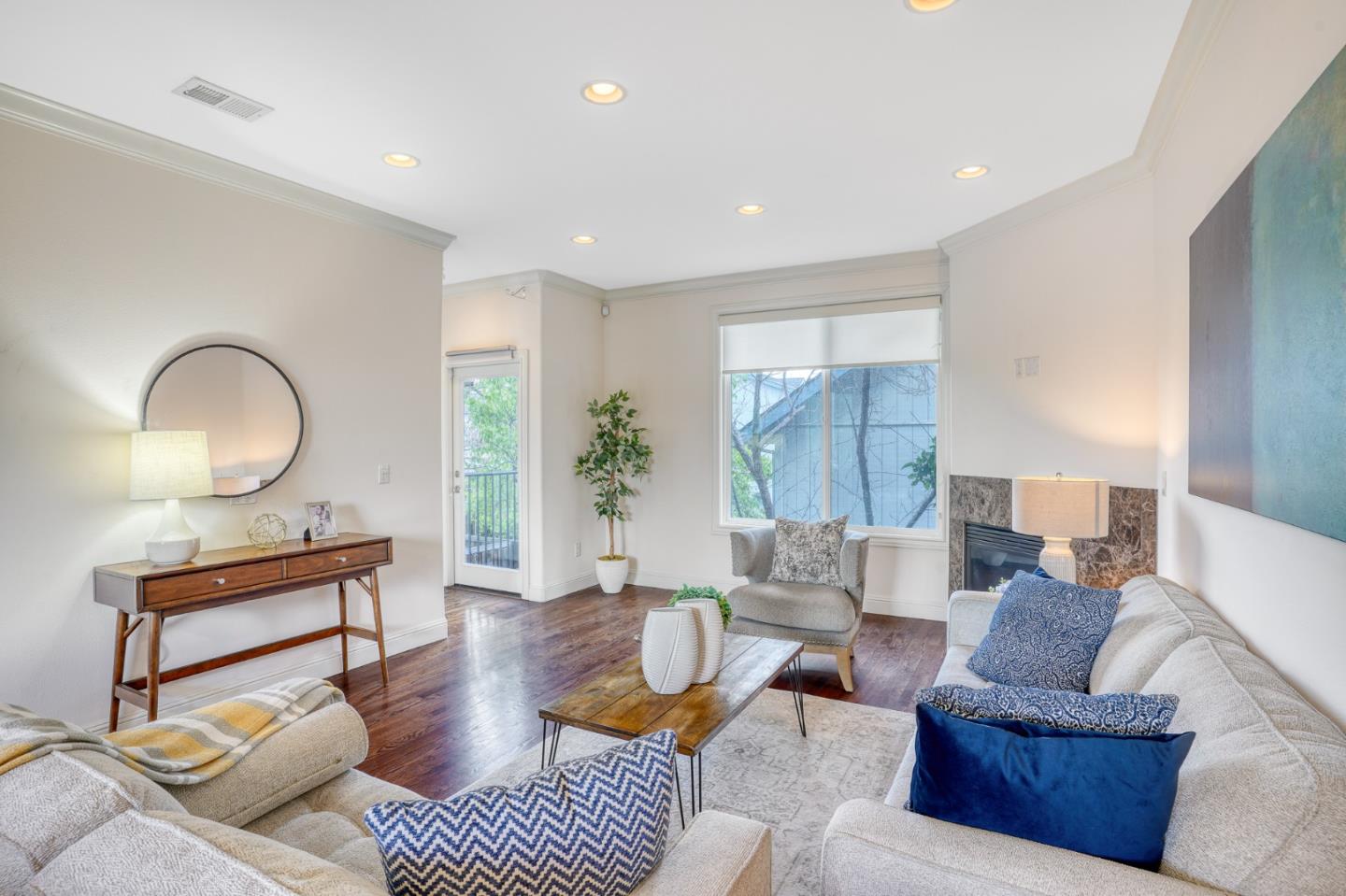 Detail Gallery Image 7 of 27 For 809 Lippert Pl, Santa Clara,  CA 95050 - 3 Beds | 2/1 Baths