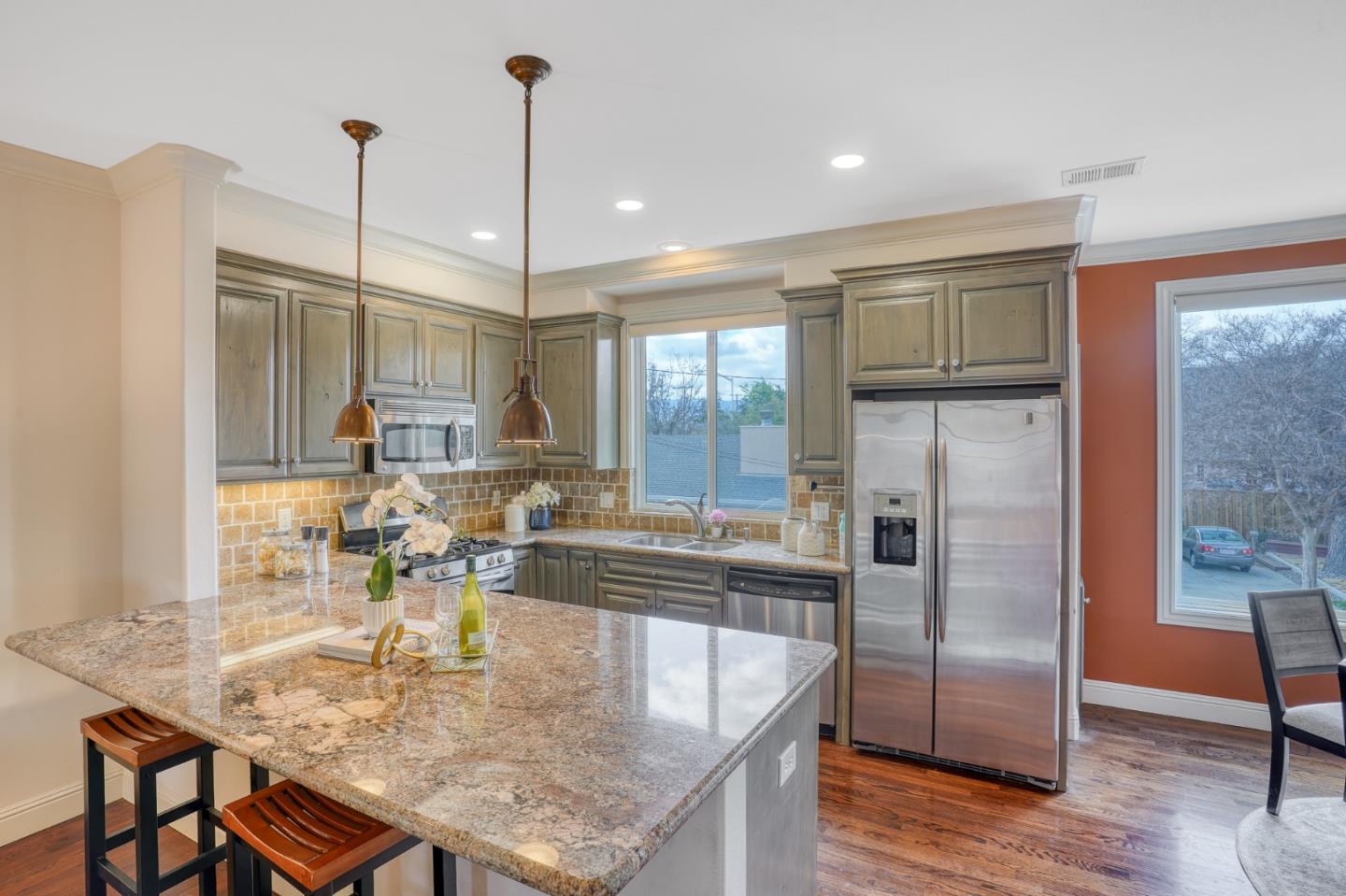 Detail Gallery Image 8 of 27 For 809 Lippert Pl, Santa Clara,  CA 95050 - 3 Beds | 2/1 Baths