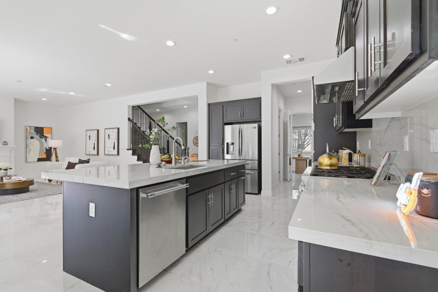 Detail Gallery Image 20 of 63 For 39441 Humpback Whale Rd, Newark,  CA 94560 - 5 Beds | 4/1 Baths