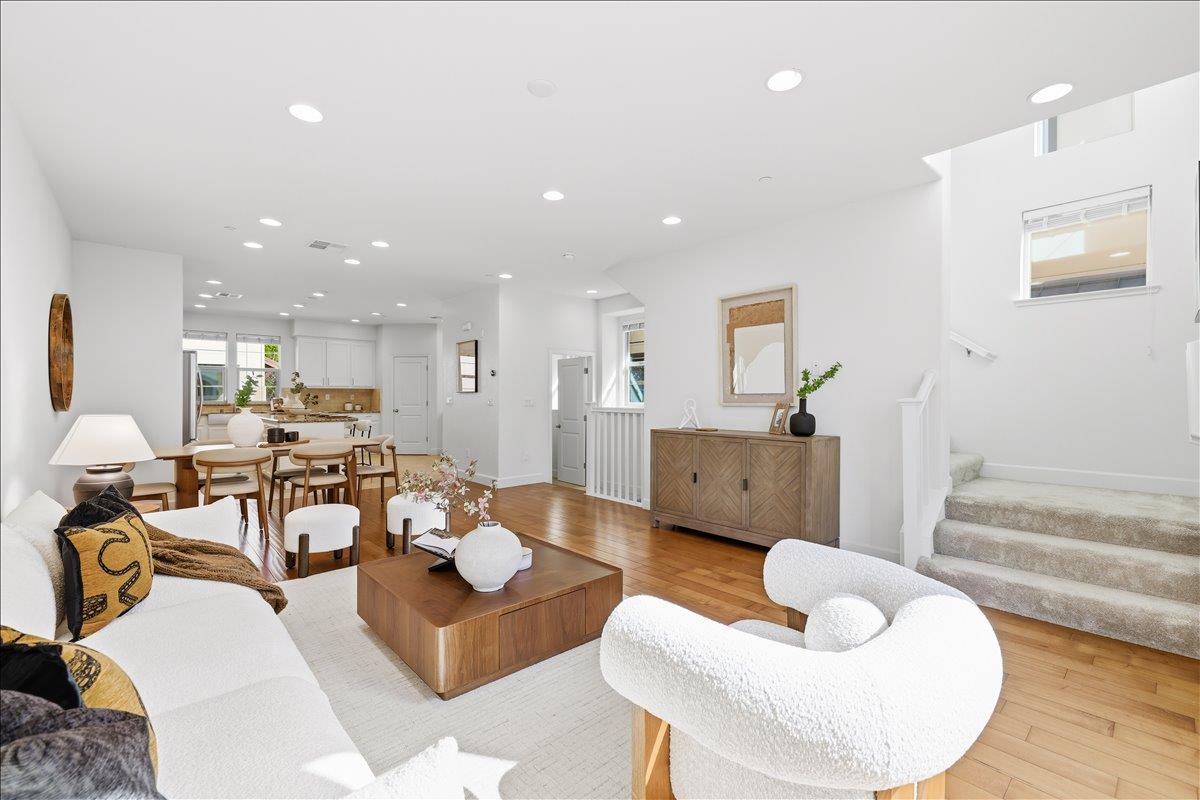 Detail Gallery Image 6 of 59 For 2927 Kaiser Dr, Santa Clara,  CA 95051 - 3 Beds | 3/1 Baths