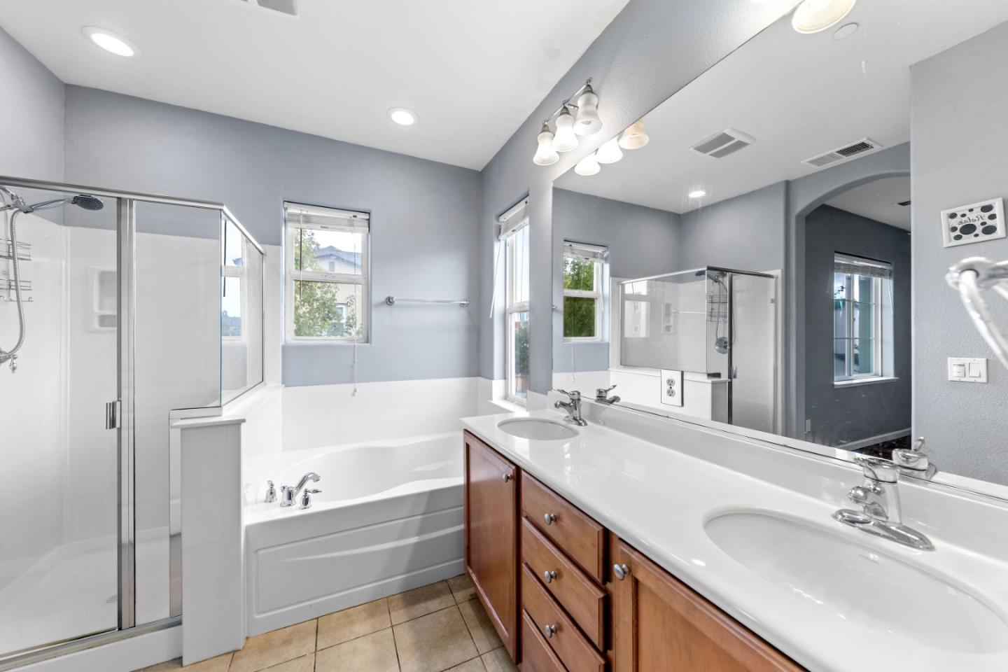 Detail Gallery Image 34 of 67 For 2872 10th St, San Pablo,  CA 94806 - 3 Beds | 2/1 Baths