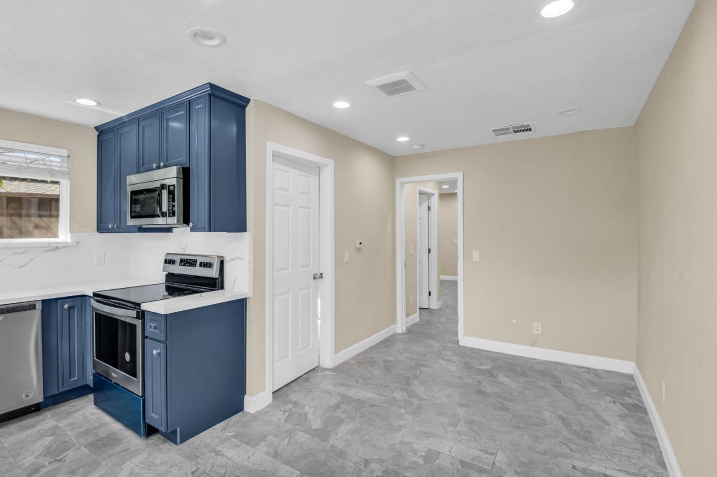 Detail Gallery Image 28 of 63 For 2825 Aetna Way, San Jose,  CA 95121 - 4 Beds | 3 Baths