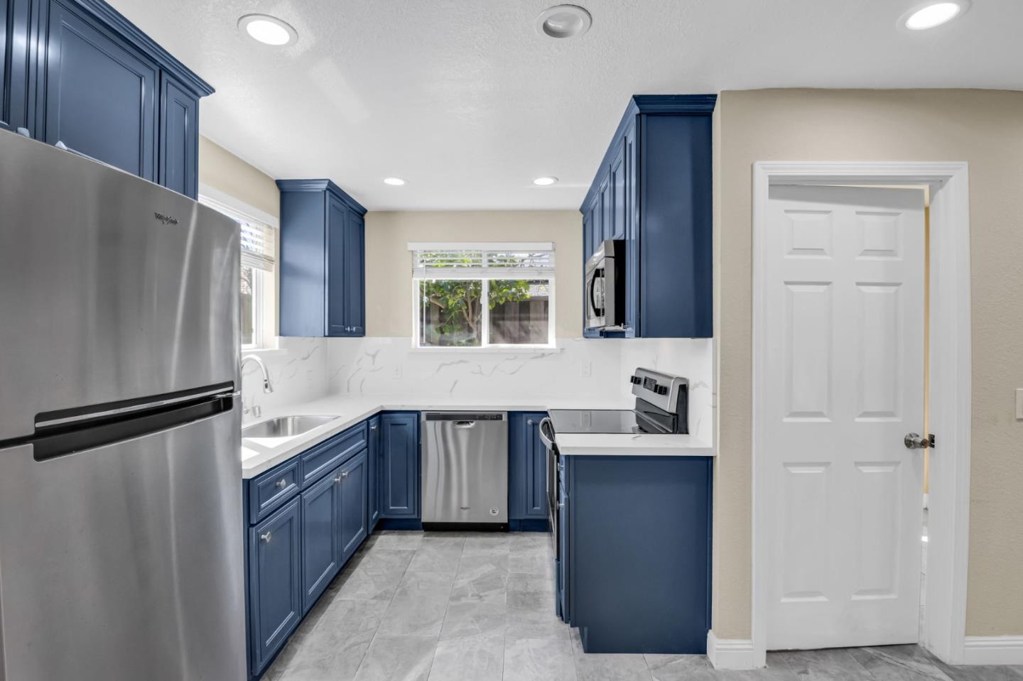 Detail Gallery Image 29 of 63 For 2825 Aetna Way, San Jose,  CA 95121 - 4 Beds | 3 Baths