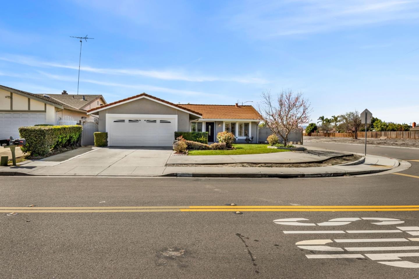 Detail Gallery Image 6 of 63 For 2825 Aetna Way, San Jose,  CA 95121 - 4 Beds | 3 Baths