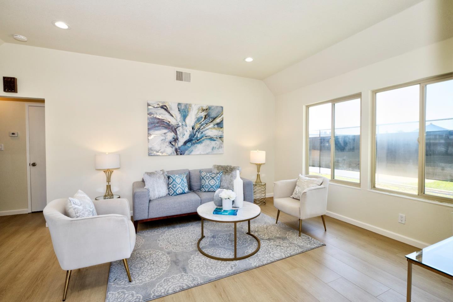 Detail Gallery Image 2 of 32 For 27785 Hummingbird Ct, Hayward,  CA 94545 - 2 Beds | 1 Baths