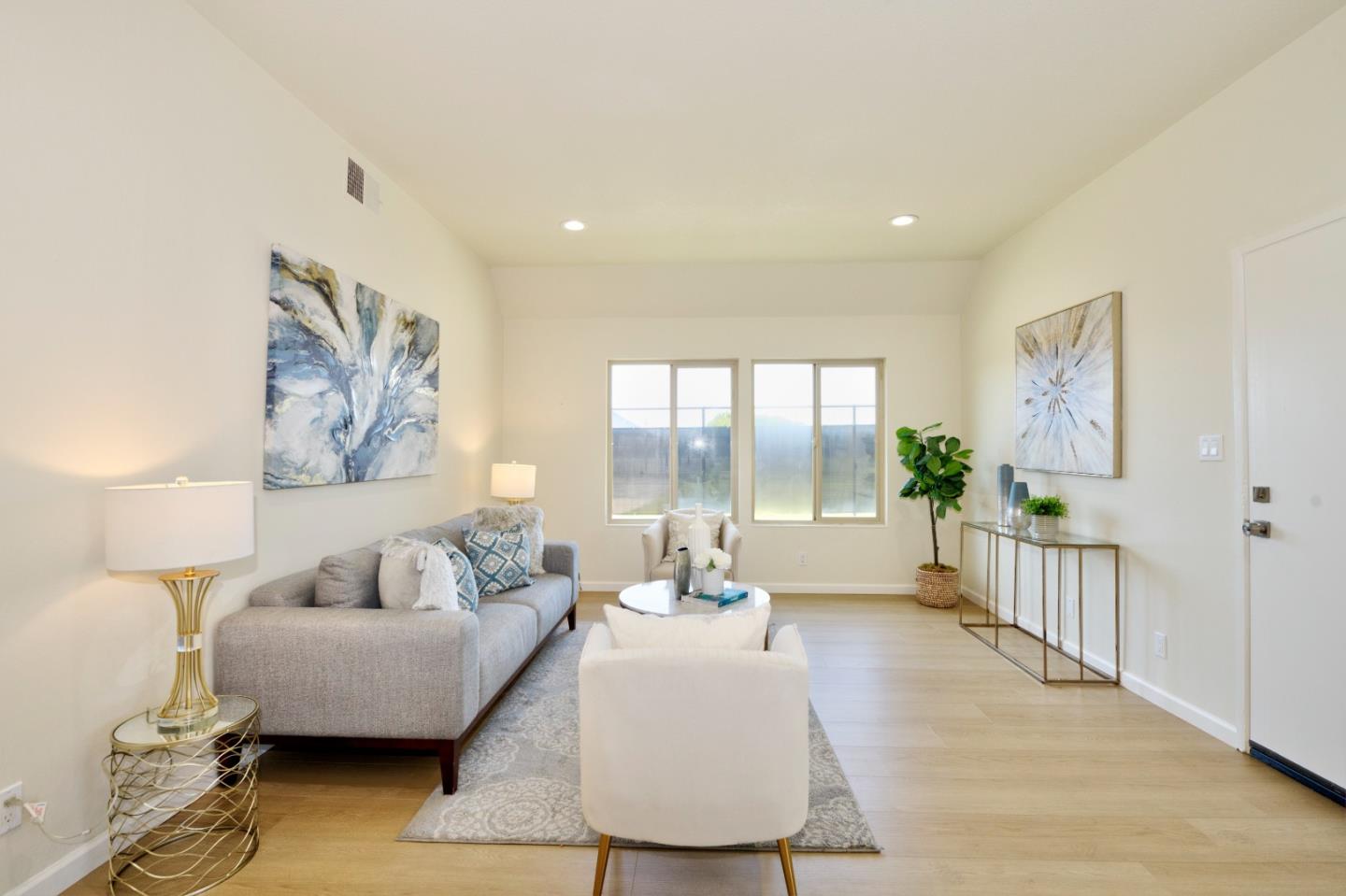 Detail Gallery Image 3 of 32 For 27785 Hummingbird Ct, Hayward,  CA 94545 - 2 Beds | 1 Baths