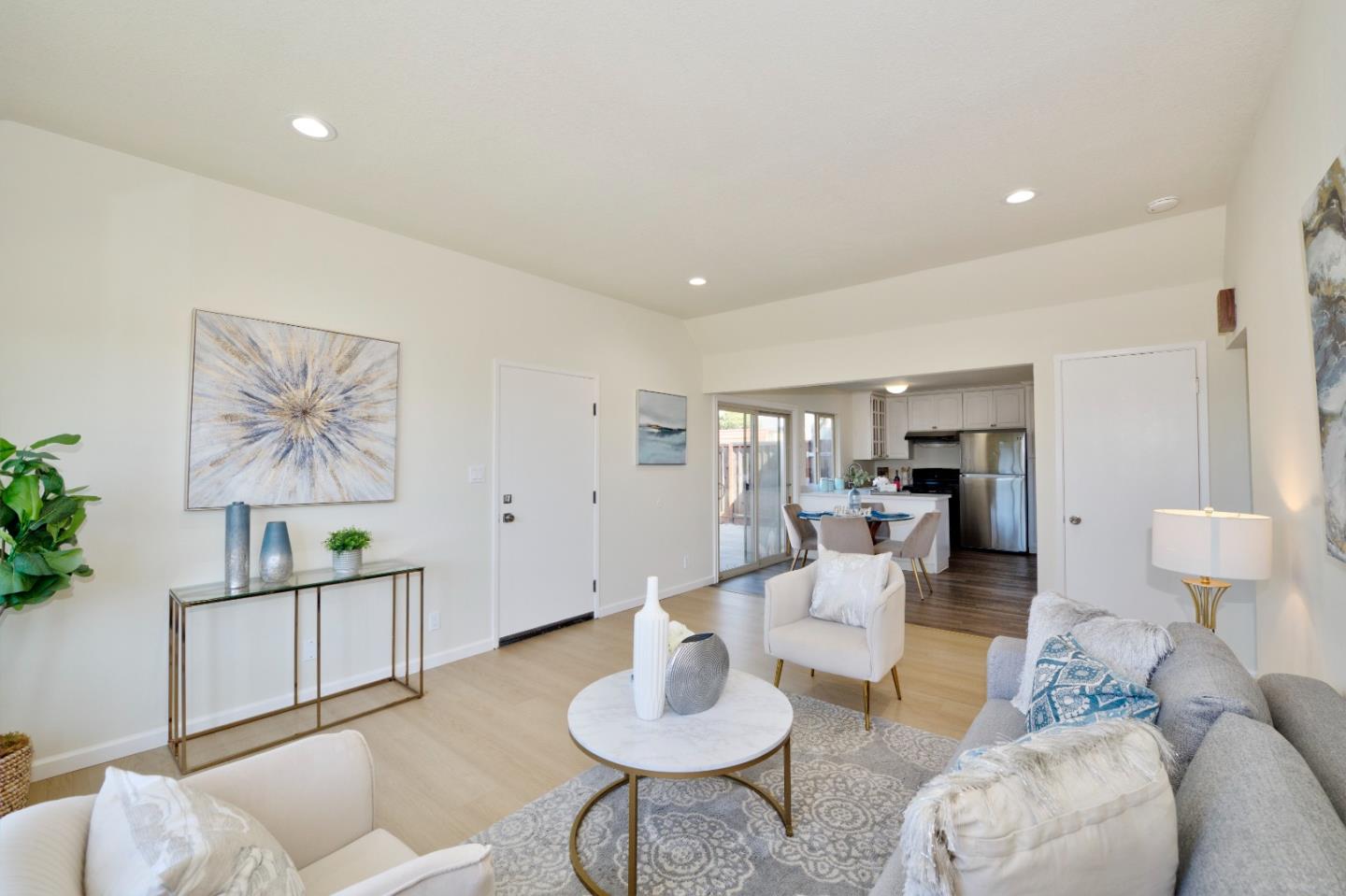 Detail Gallery Image 4 of 32 For 27785 Hummingbird Ct, Hayward,  CA 94545 - 2 Beds | 1 Baths