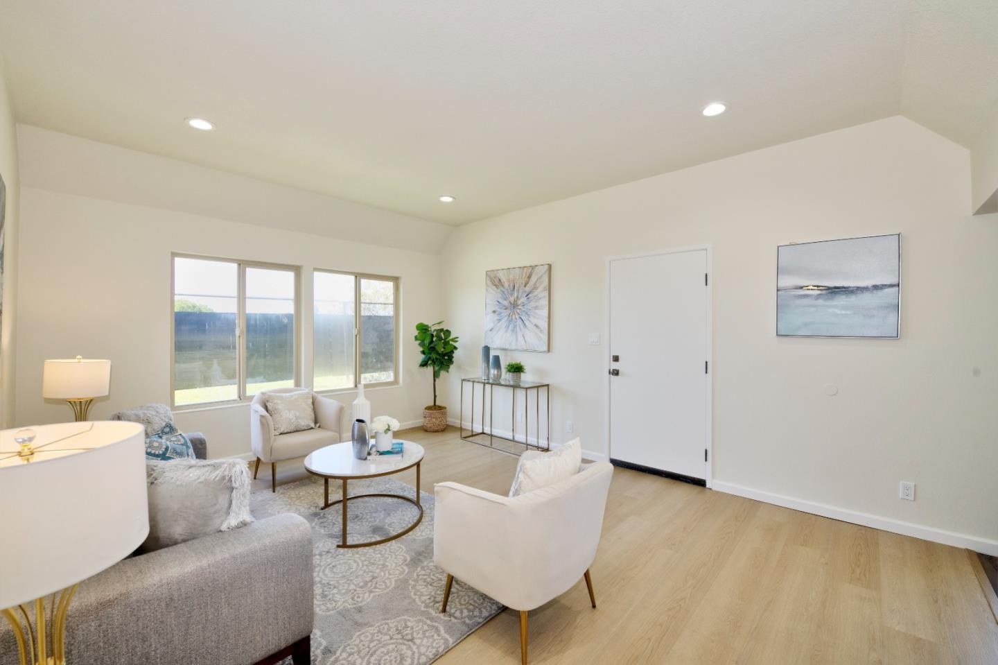 Detail Gallery Image 5 of 32 For 27785 Hummingbird Ct, Hayward,  CA 94545 - 2 Beds | 1 Baths