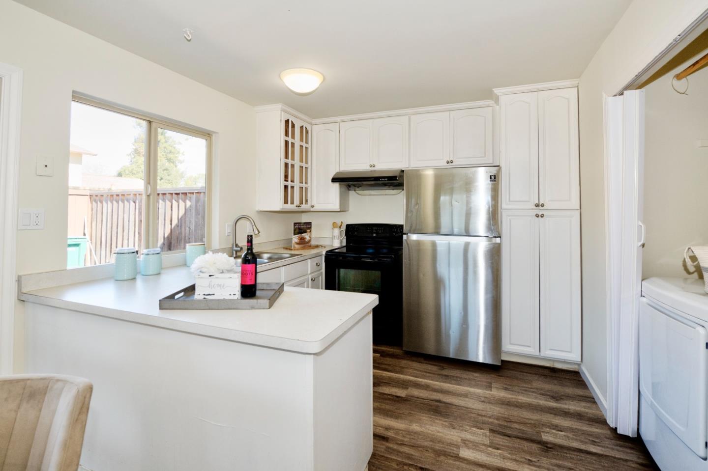 Detail Gallery Image 7 of 32 For 27785 Hummingbird Ct, Hayward,  CA 94545 - 2 Beds | 1 Baths