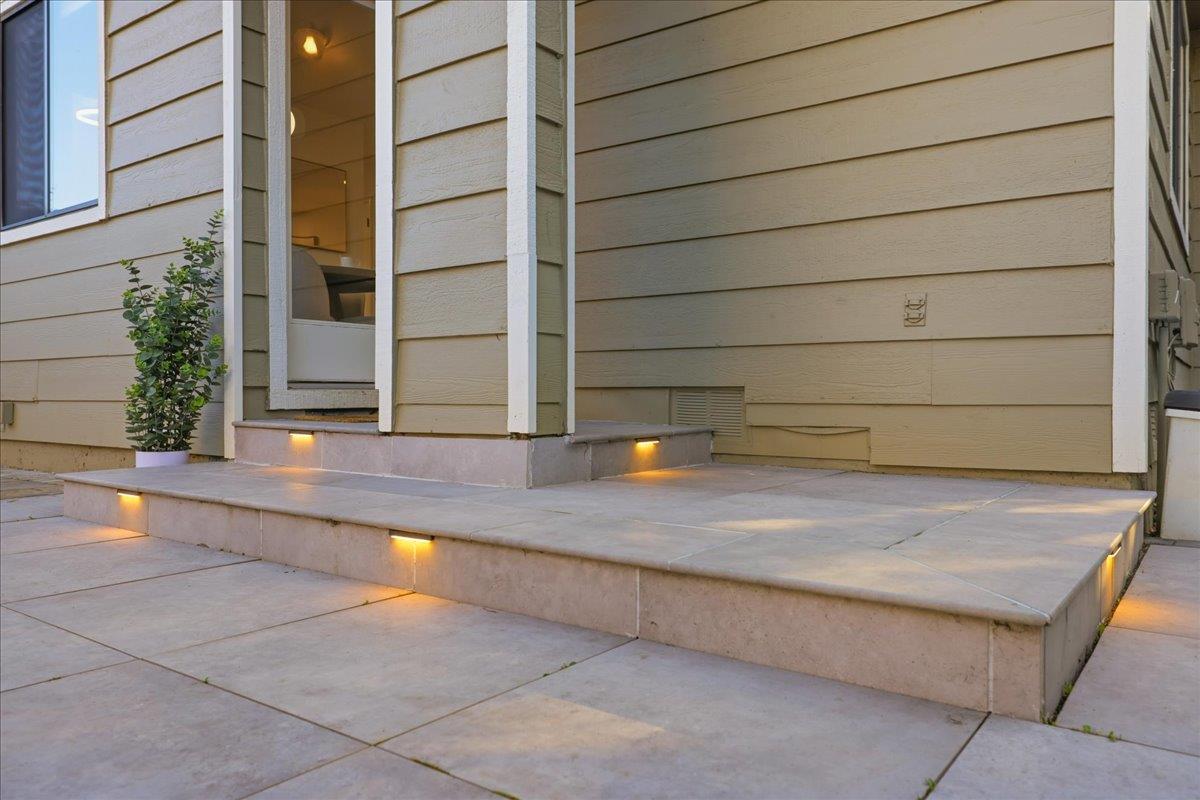 Detail Gallery Image 13 of 43 For 700 Chiquita Ave #19,  Mountain View,  CA 94041 - 2 Beds | 2/1 Baths