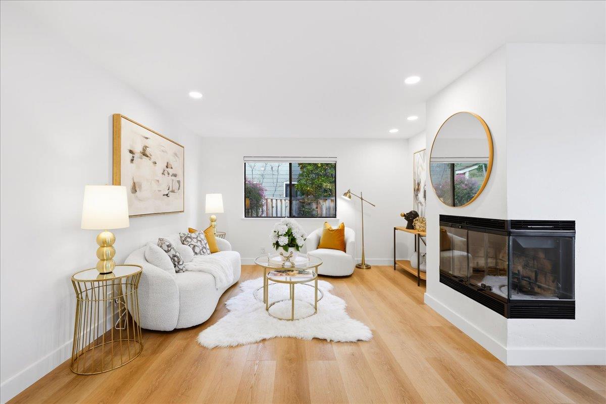 Detail Gallery Image 16 of 43 For 700 Chiquita Ave #19,  Mountain View,  CA 94041 - 2 Beds | 2/1 Baths