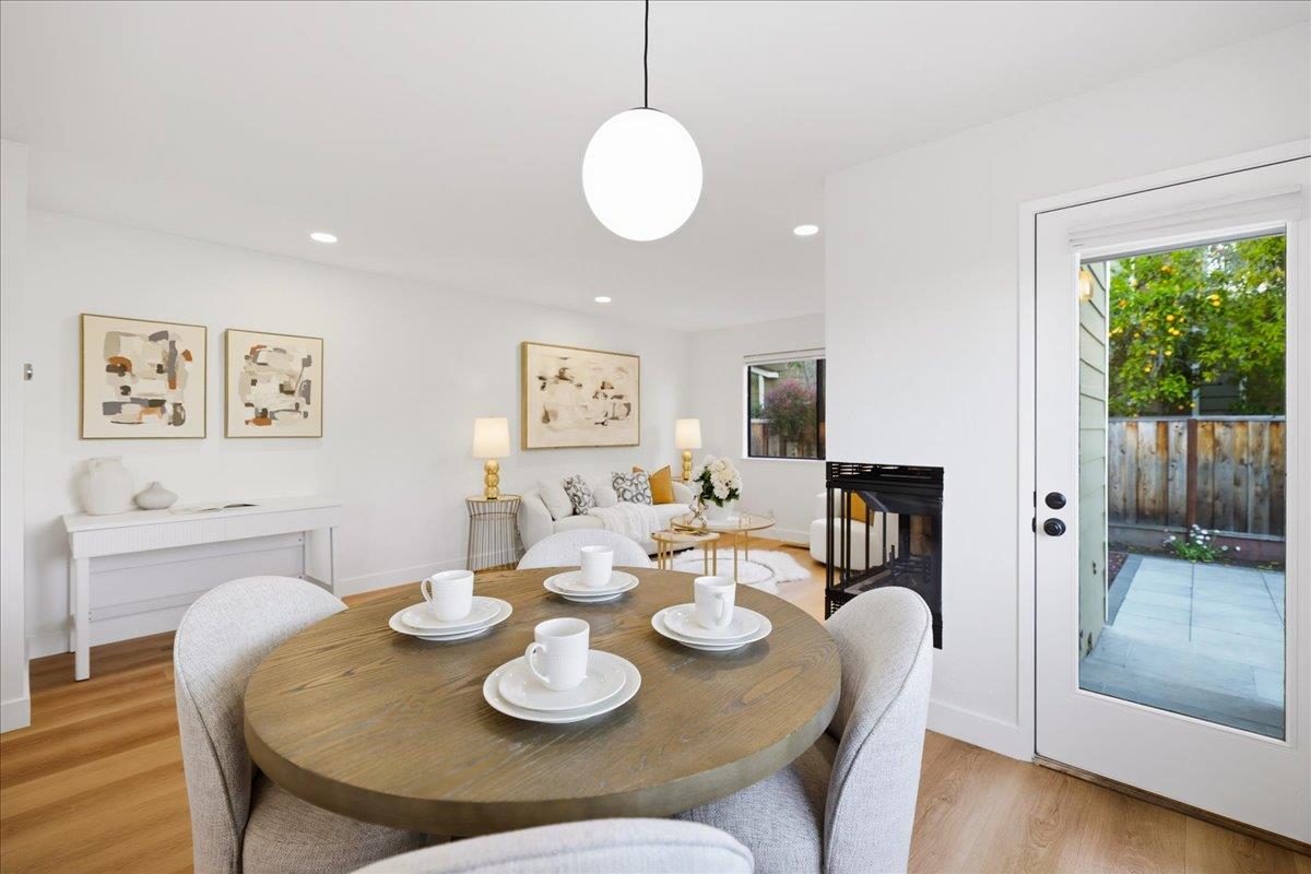 Detail Gallery Image 18 of 43 For 700 Chiquita Ave #19,  Mountain View,  CA 94041 - 2 Beds | 2/1 Baths