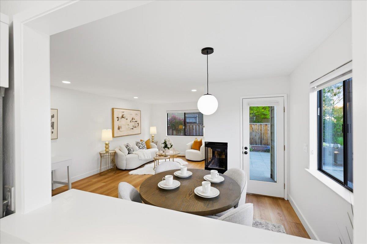 Detail Gallery Image 19 of 43 For 700 Chiquita Ave #19,  Mountain View,  CA 94041 - 2 Beds | 2/1 Baths