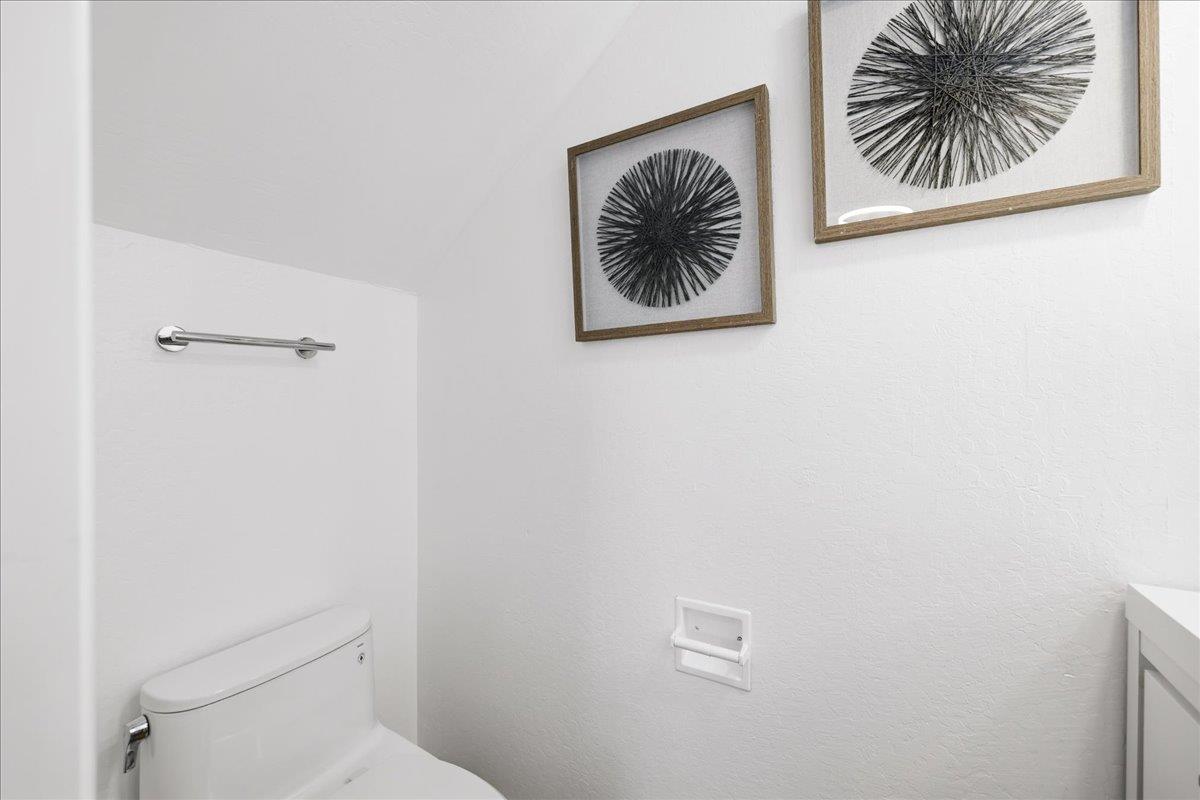 Detail Gallery Image 23 of 43 For 700 Chiquita Ave #19,  Mountain View,  CA 94041 - 2 Beds | 2/1 Baths