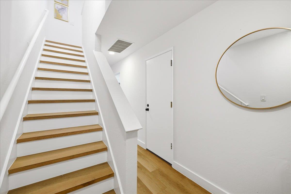 Detail Gallery Image 24 of 43 For 700 Chiquita Ave #19,  Mountain View,  CA 94041 - 2 Beds | 2/1 Baths