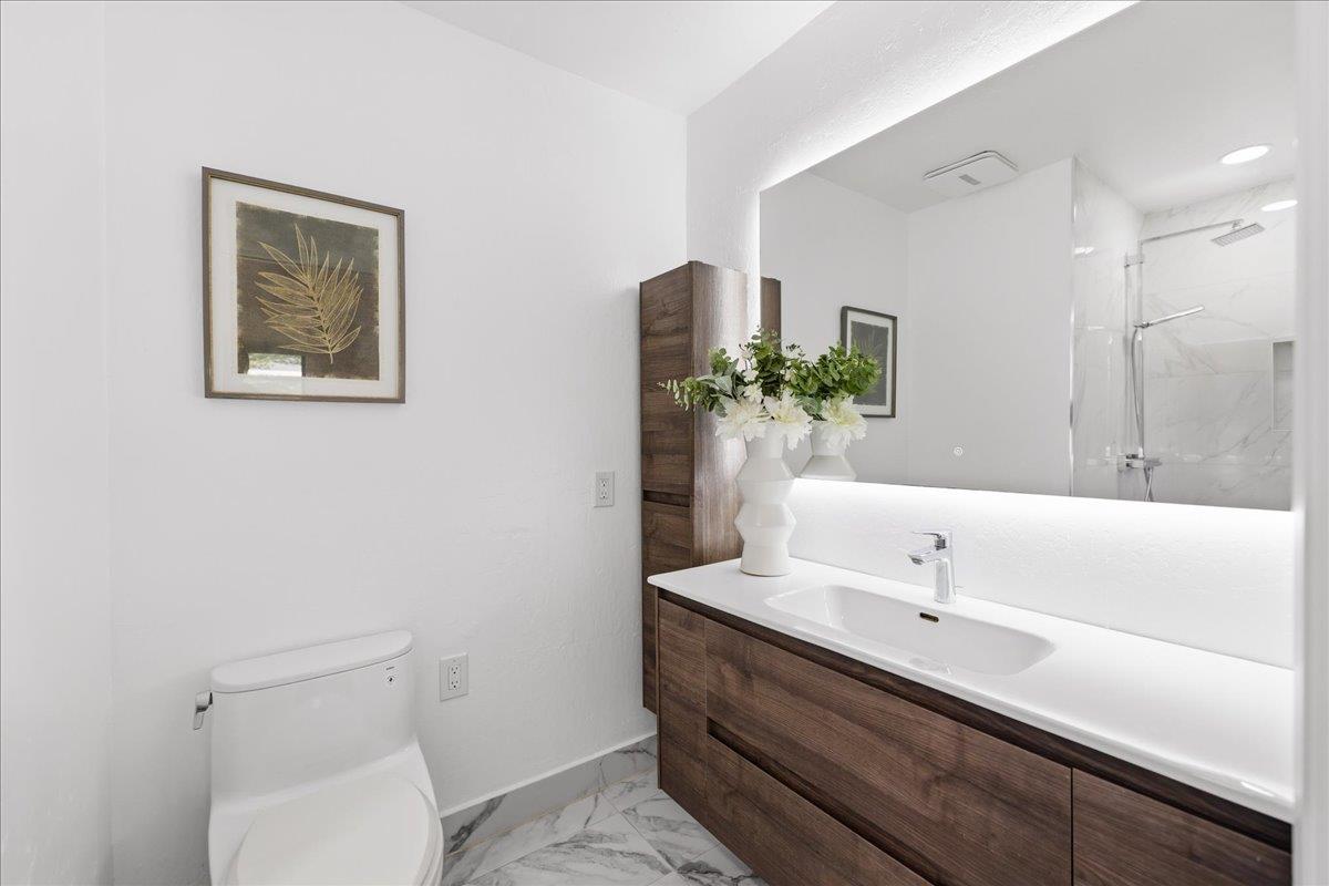 Detail Gallery Image 41 of 43 For 700 Chiquita Ave #19,  Mountain View,  CA 94041 - 2 Beds | 2/1 Baths