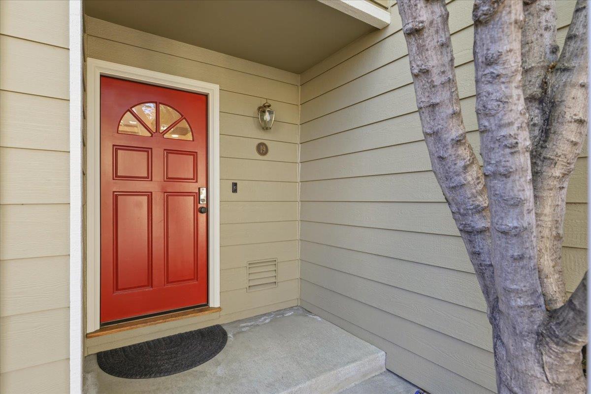 Detail Gallery Image 5 of 43 For 700 Chiquita Ave #19,  Mountain View,  CA 94041 - 2 Beds | 2/1 Baths