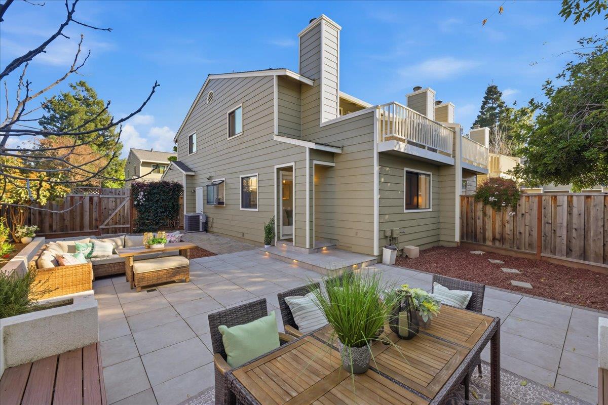 Detail Gallery Image 7 of 43 For 700 Chiquita Ave #19,  Mountain View,  CA 94041 - 2 Beds | 2/1 Baths