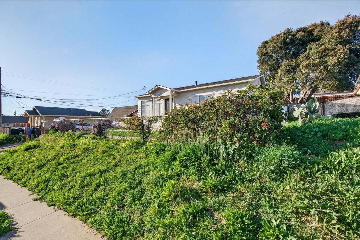 Detail Gallery Image 5 of 42 For 123 Prado St, Salinas,  CA 93906 - 2 Beds | 1 Baths