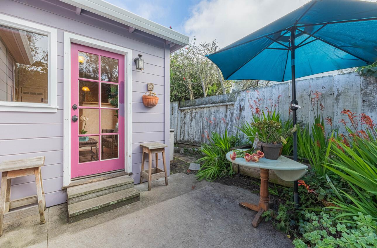 Detail Gallery Image 17 of 33 For 516 8th St, Pacific Grove,  CA 93950 - 2 Beds | 2 Baths