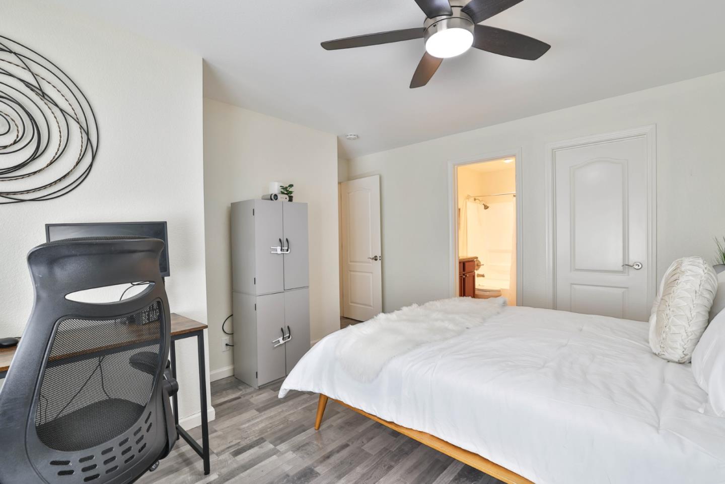 Detail Gallery Image 11 of 30 For 880 Catkin, San Jose,  CA 95128 - 2 Beds | 2 Baths