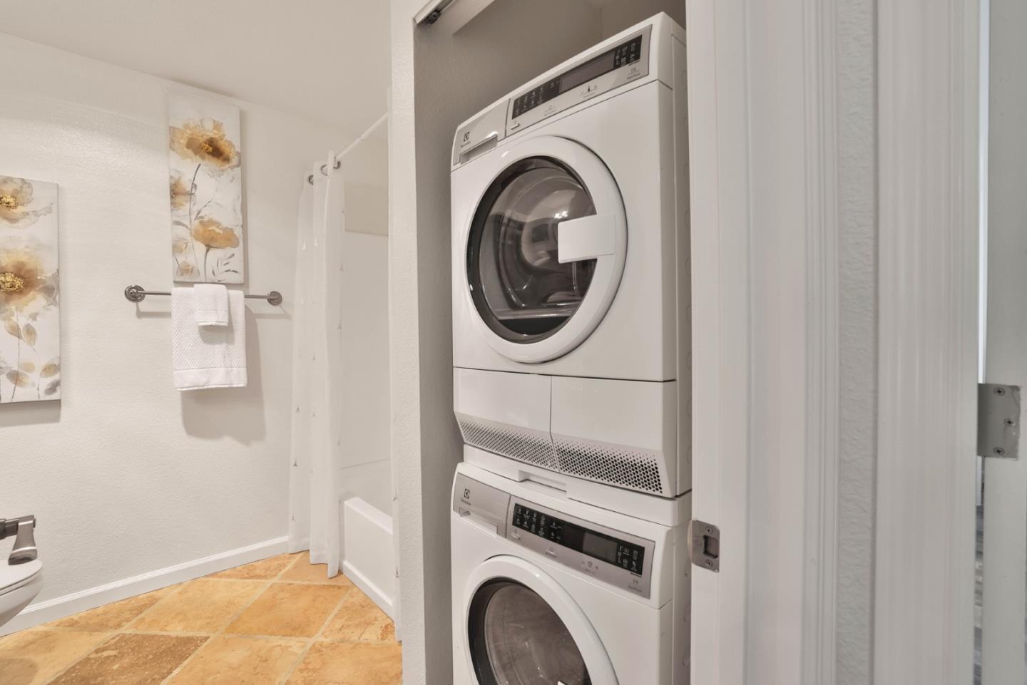 Detail Gallery Image 17 of 30 For 880 Catkin, San Jose,  CA 95128 - 2 Beds | 2 Baths