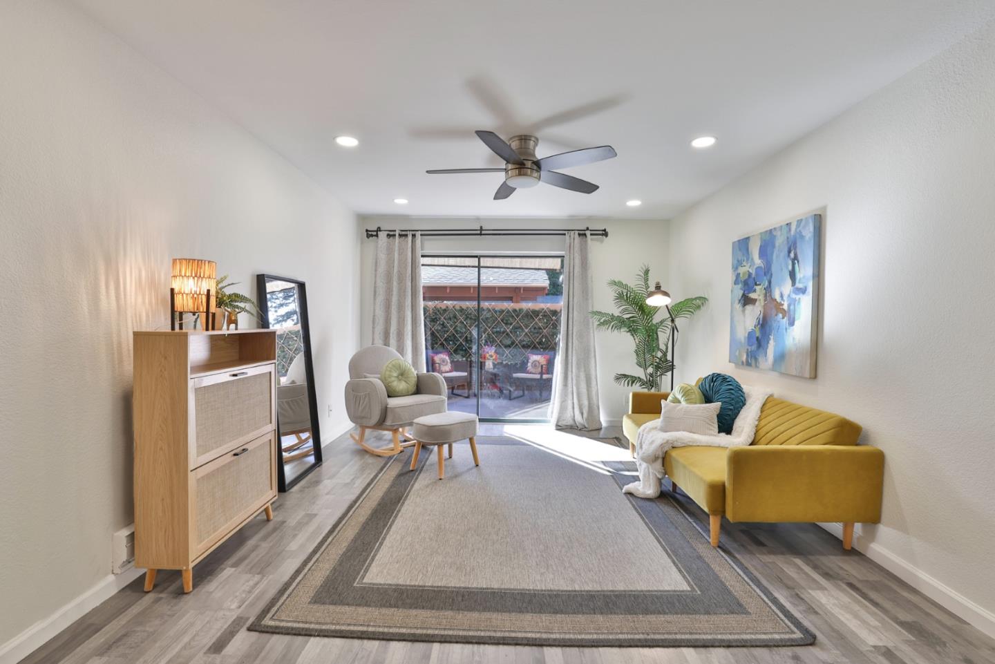 Detail Gallery Image 3 of 30 For 880 Catkin, San Jose,  CA 95128 - 2 Beds | 2 Baths