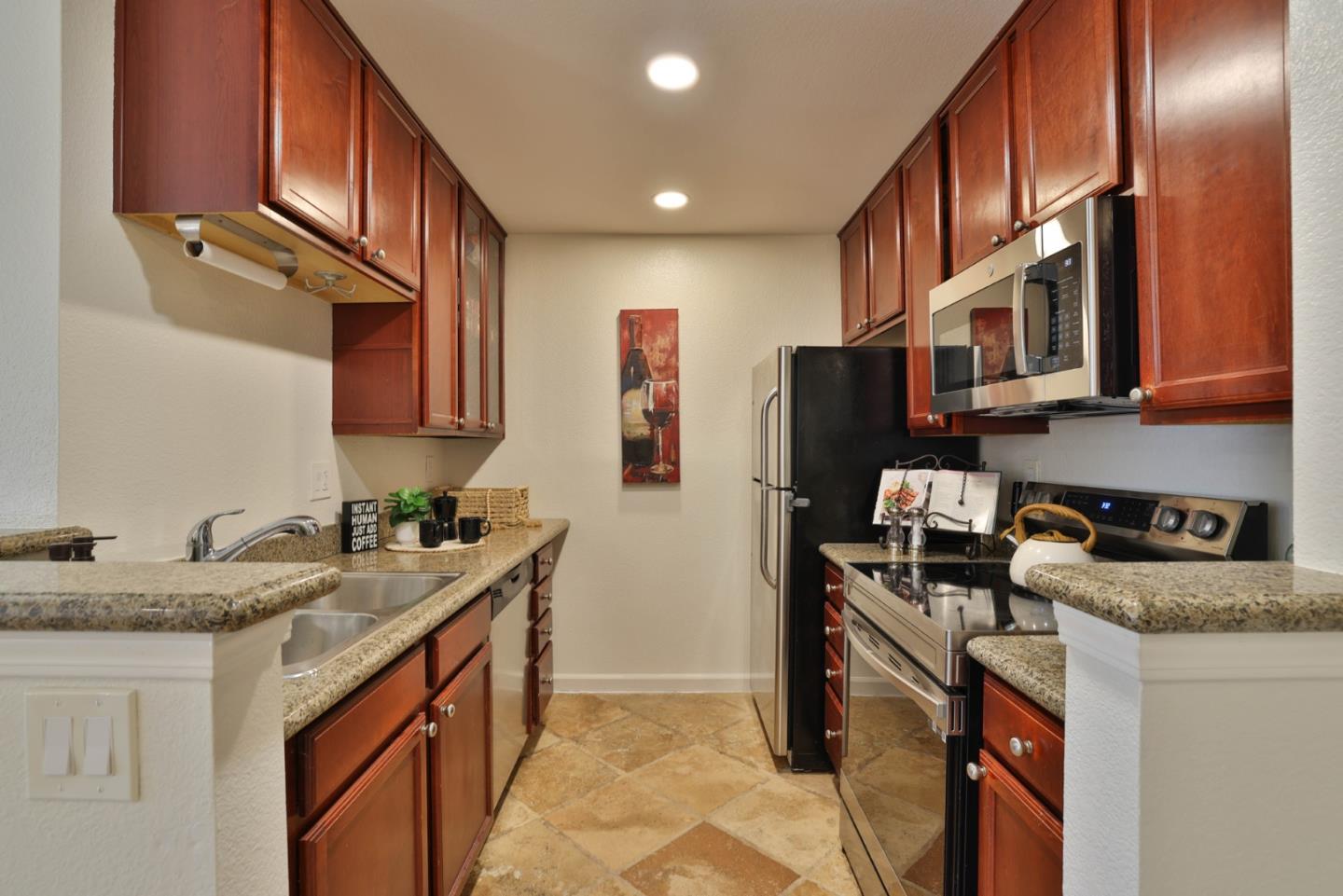 Detail Gallery Image 5 of 30 For 880 Catkin, San Jose,  CA 95128 - 2 Beds | 2 Baths