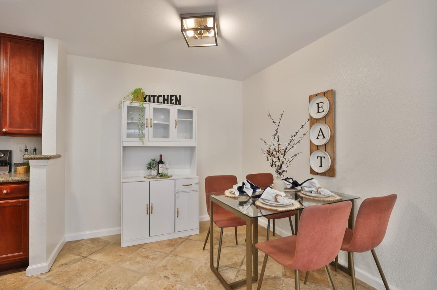 Detail Gallery Image 8 of 30 For 880 Catkin, San Jose,  CA 95128 - 2 Beds | 2 Baths