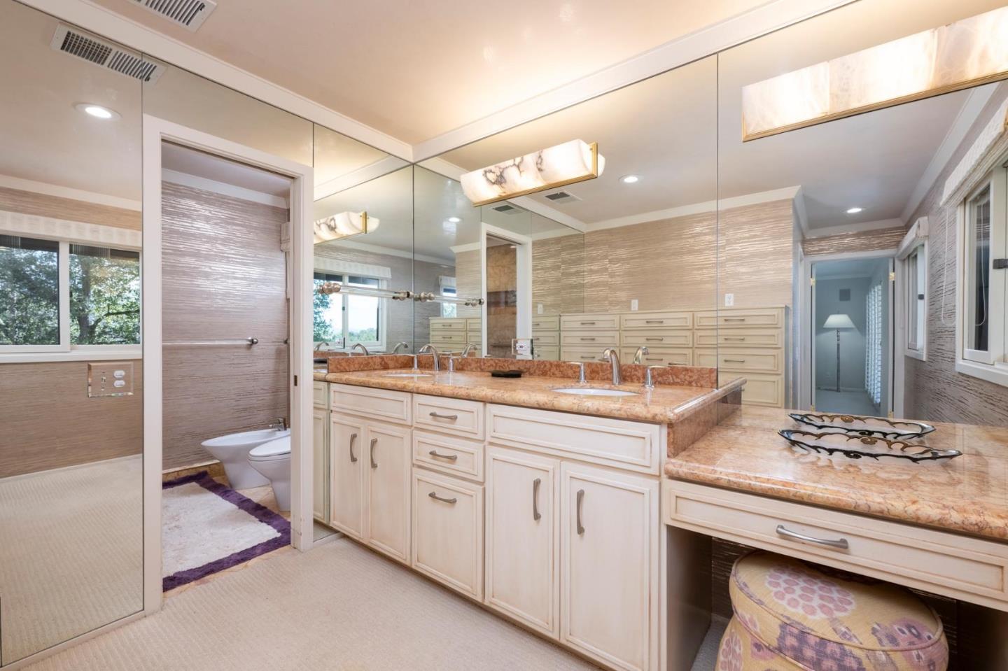 Detail Gallery Image 12 of 26 For 578 Cresta Vista Ln, Portola Valley,  CA 94028 - 3 Beds | 3/1 Baths