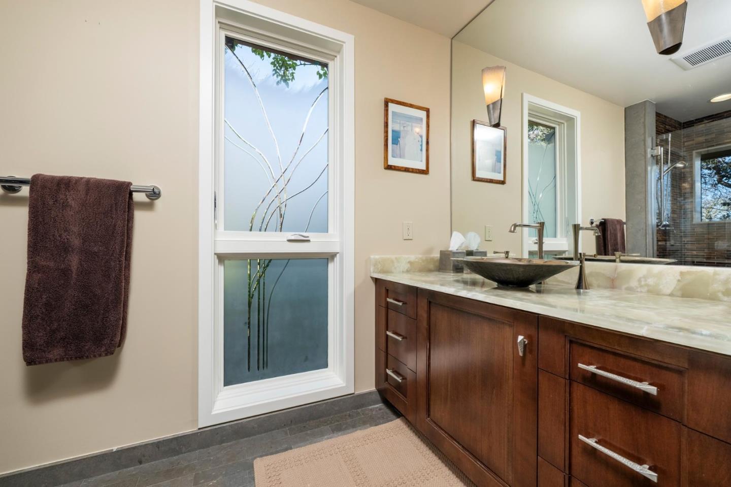 Detail Gallery Image 15 of 26 For 578 Cresta Vista Ln, Portola Valley,  CA 94028 - 3 Beds | 3/1 Baths