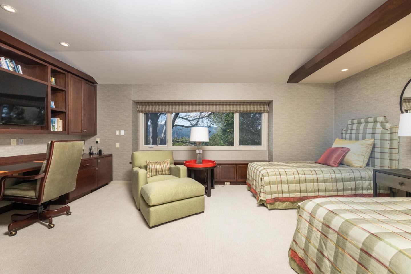 Detail Gallery Image 16 of 26 For 578 Cresta Vista Ln, Portola Valley,  CA 94028 - 3 Beds | 3/1 Baths