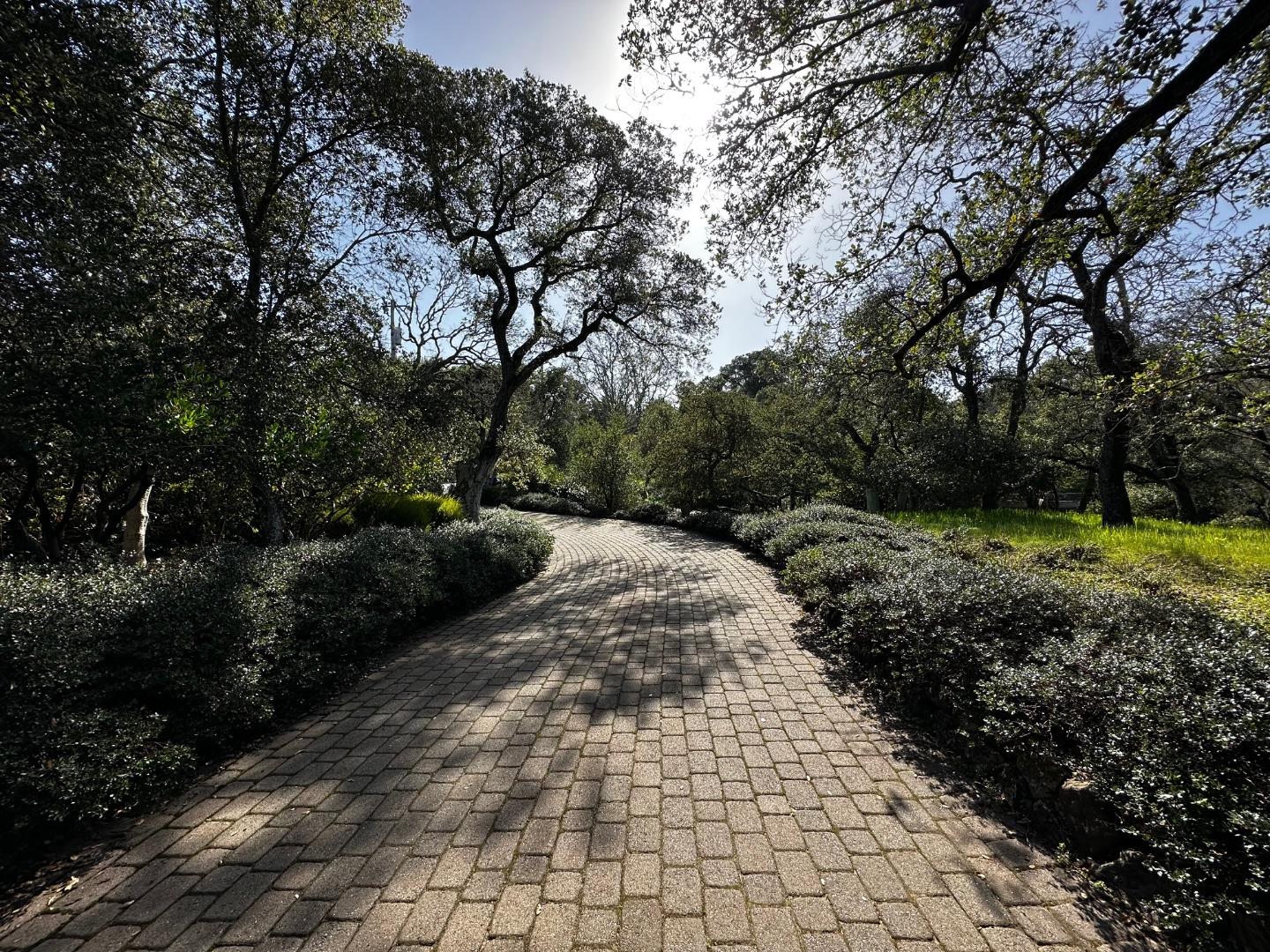Detail Gallery Image 28 of 28 For 578 Cresta Vista Ln, Portola Valley,  CA 94028 - 3 Beds | 3/1 Baths