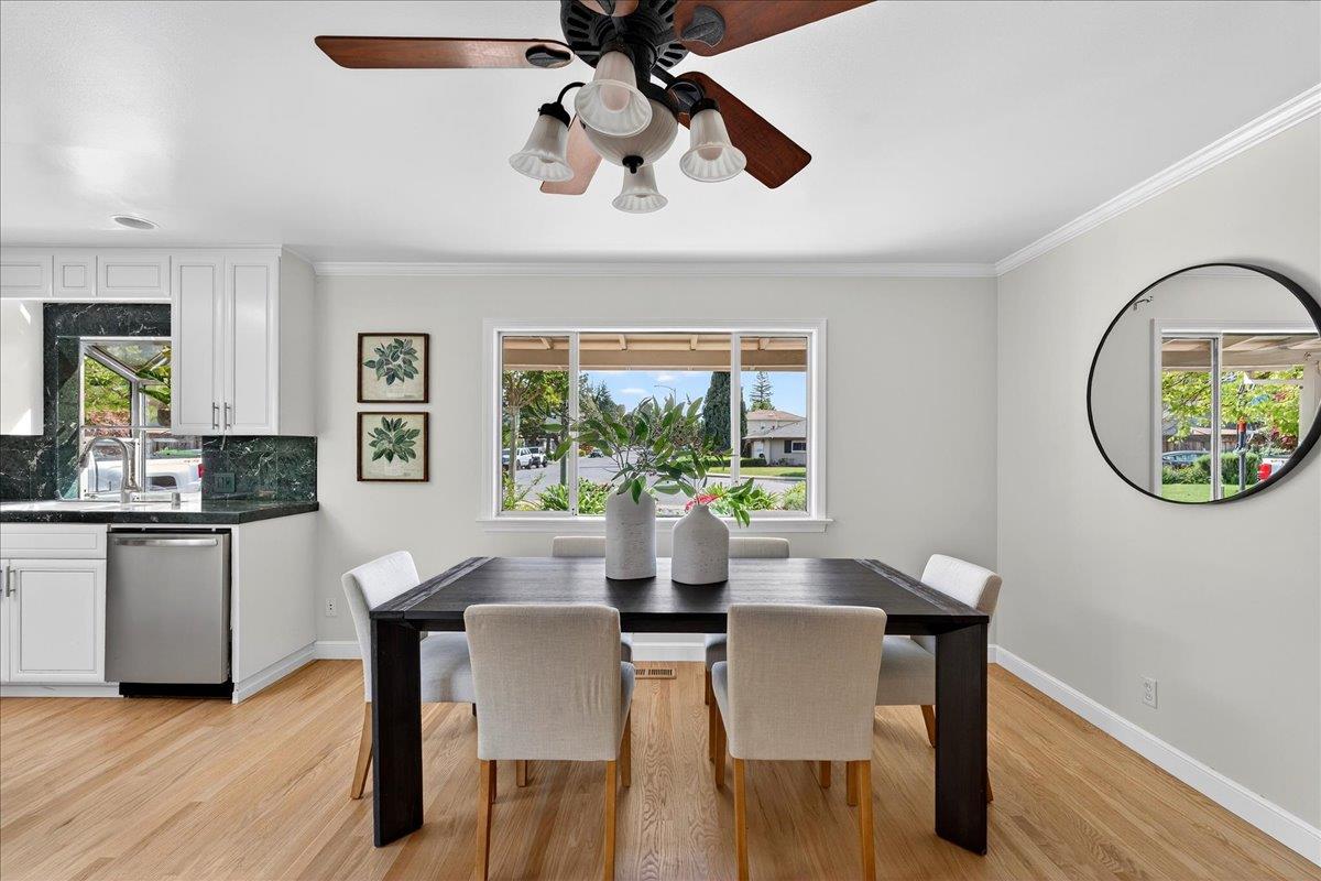 Detail Gallery Image 10 of 46 For 1312 Lubich Dr, Mountain View,  CA 94040 - 4 Beds | 2/1 Baths