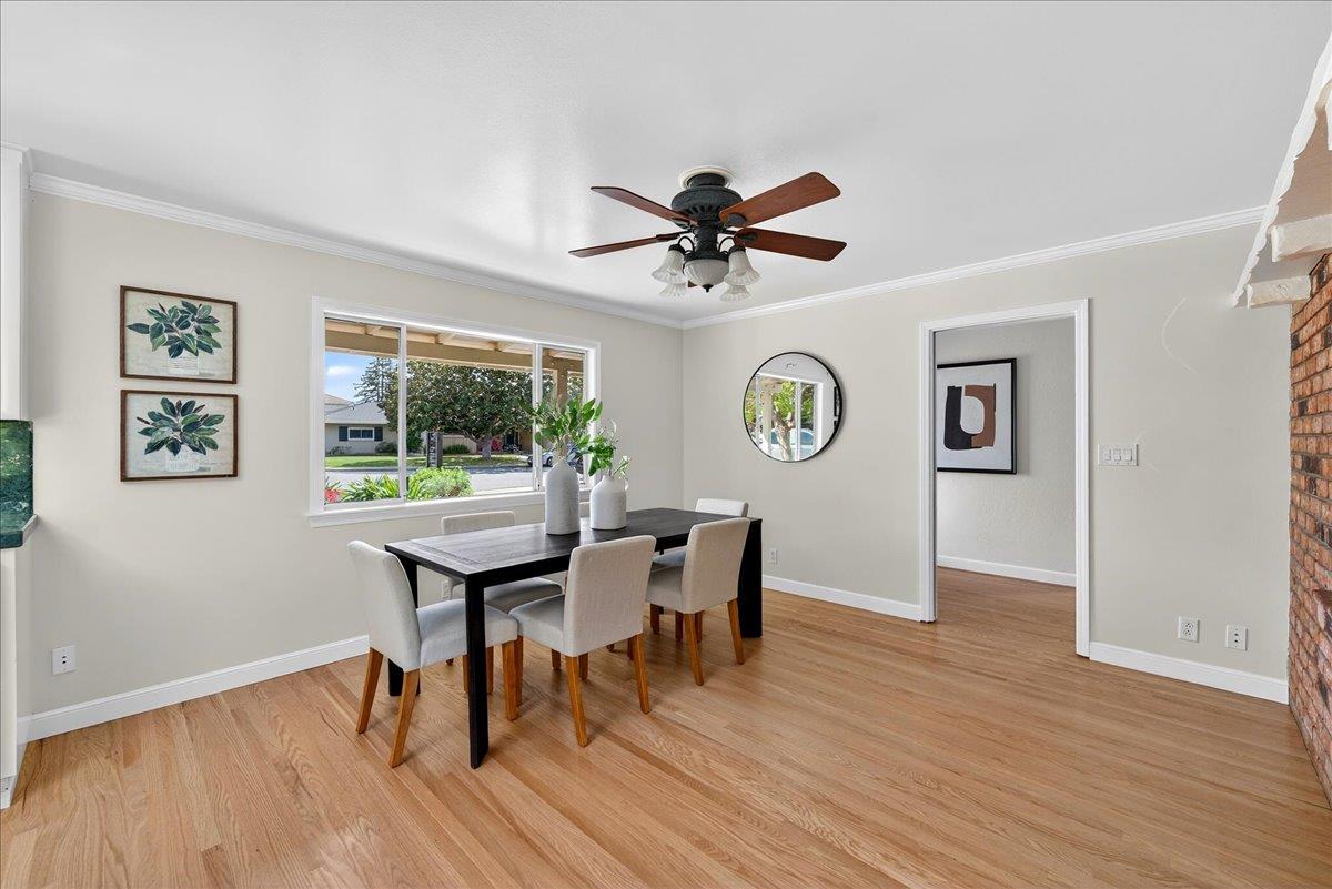 Detail Gallery Image 11 of 46 For 1312 Lubich Dr, Mountain View,  CA 94040 - 4 Beds | 2/1 Baths