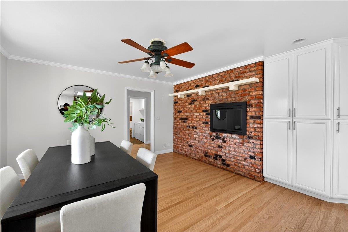 Detail Gallery Image 12 of 46 For 1312 Lubich Dr, Mountain View,  CA 94040 - 4 Beds | 2/1 Baths